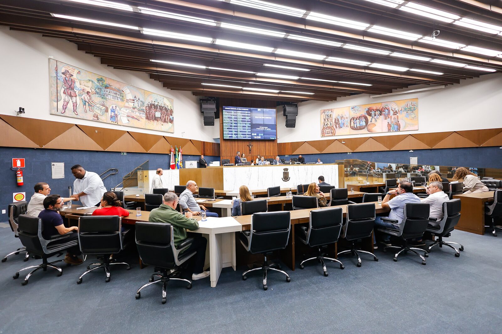 Vereadores reunidos no Plenário da Câmara Municipal de Belo Horizonte