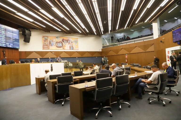 Câmara de BH aprova em 1º turno a proibição da atuação de flanelinhas